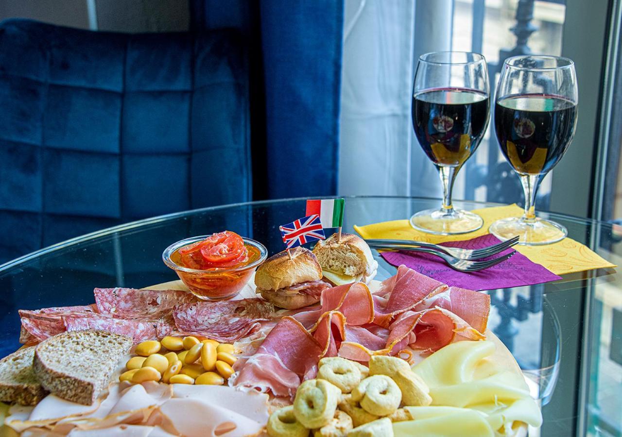 Angioino & Hotel Naples