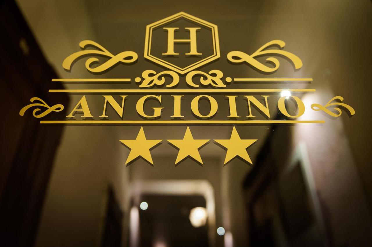 Angioino & 3*