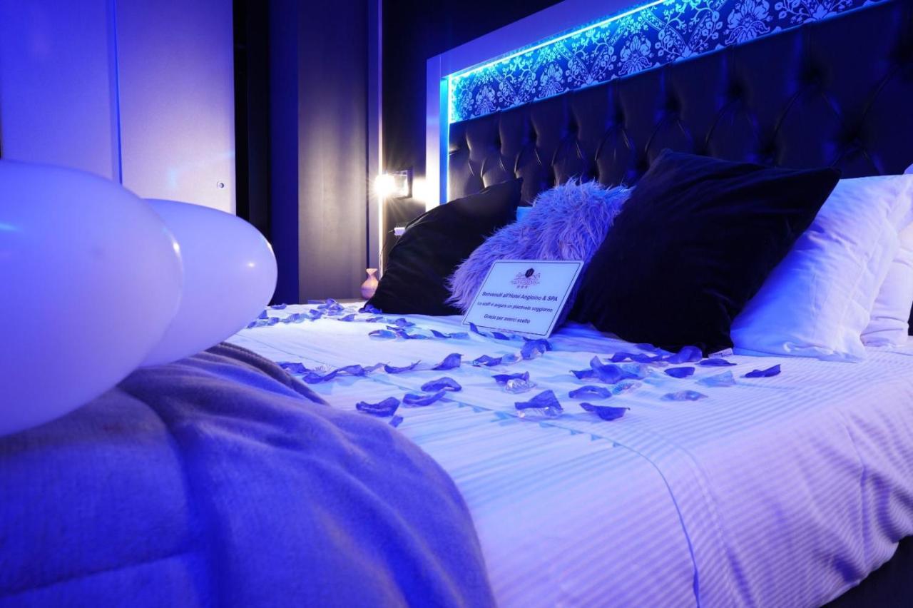 Hotel Angioino & 3*