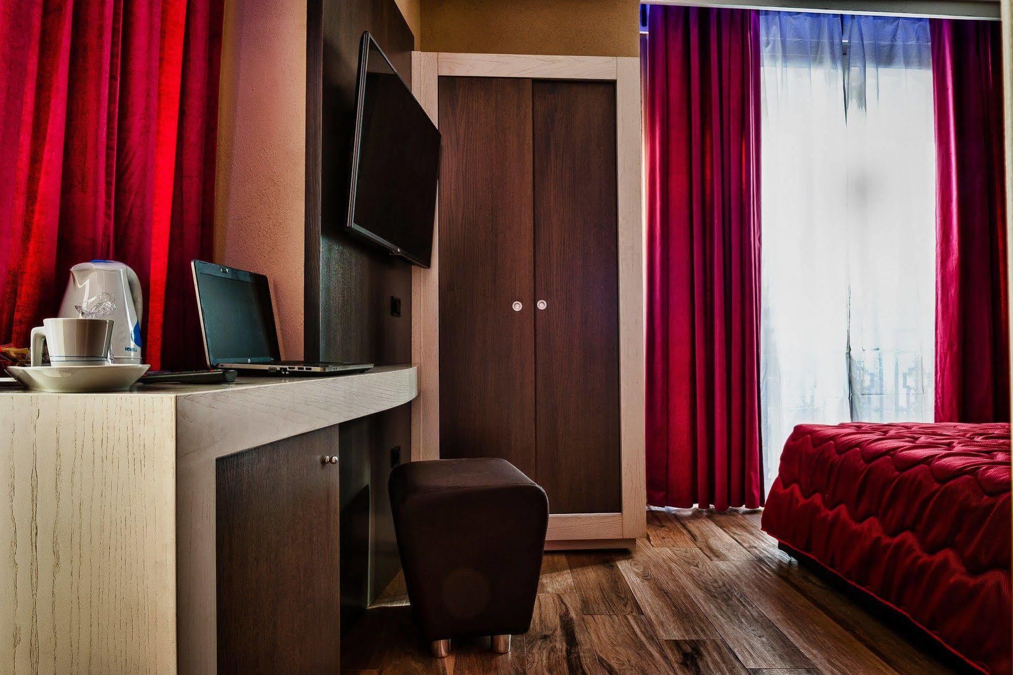 Angioino & Hotel Naples