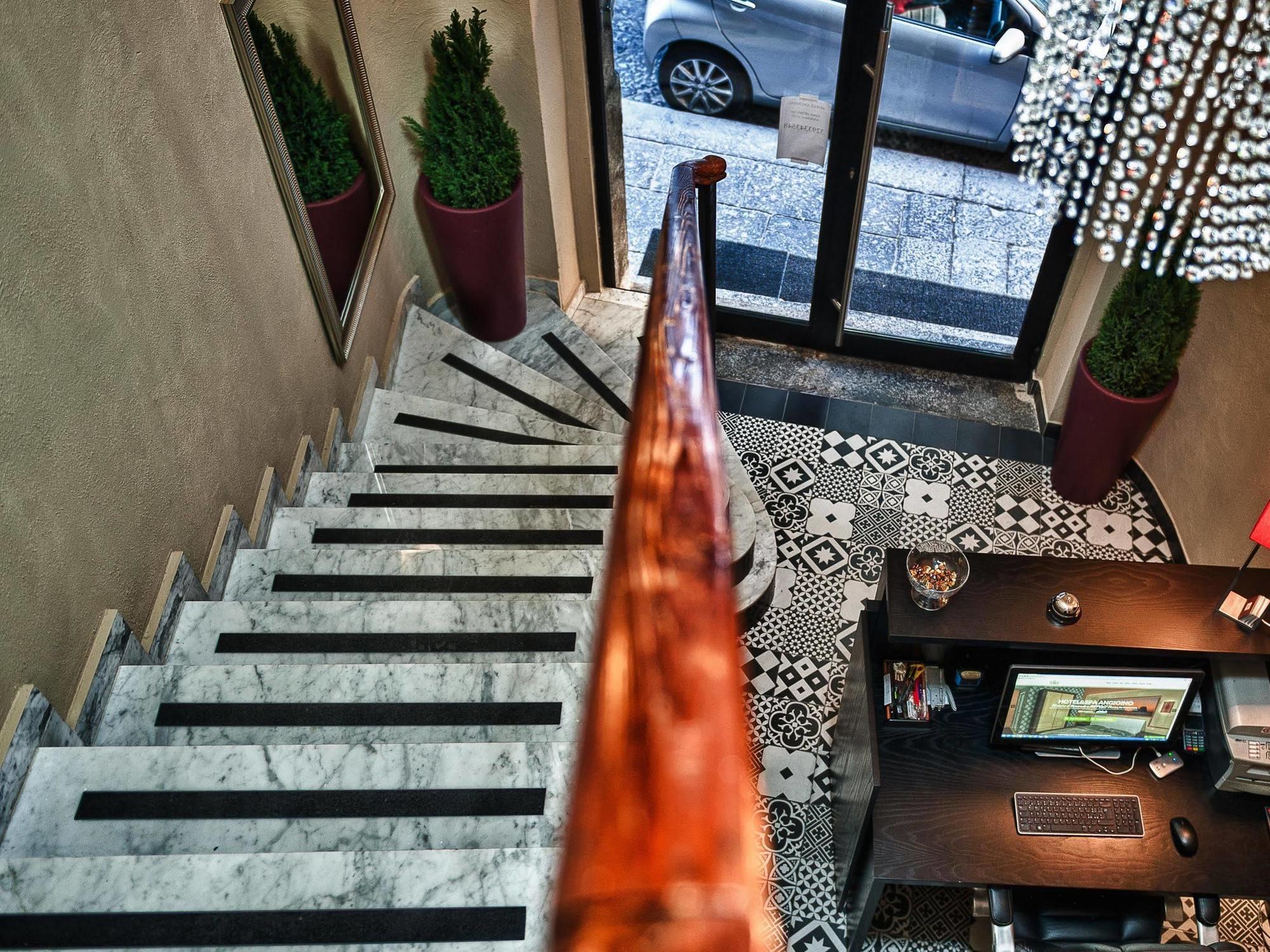 Angioino & Hotel Naples