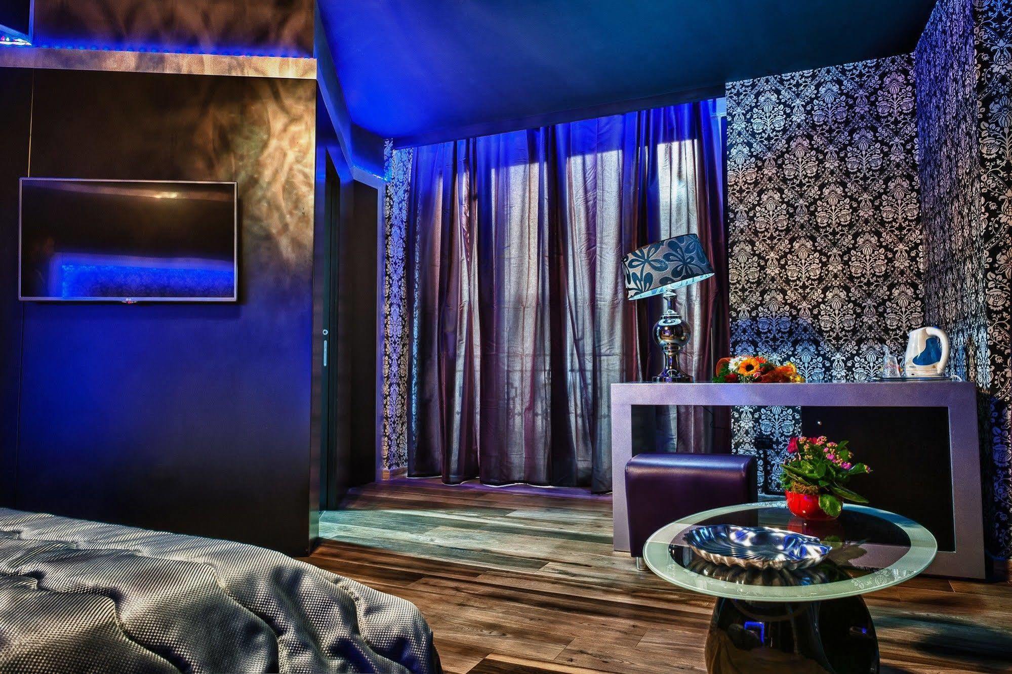 Hotel Angioino & 3*