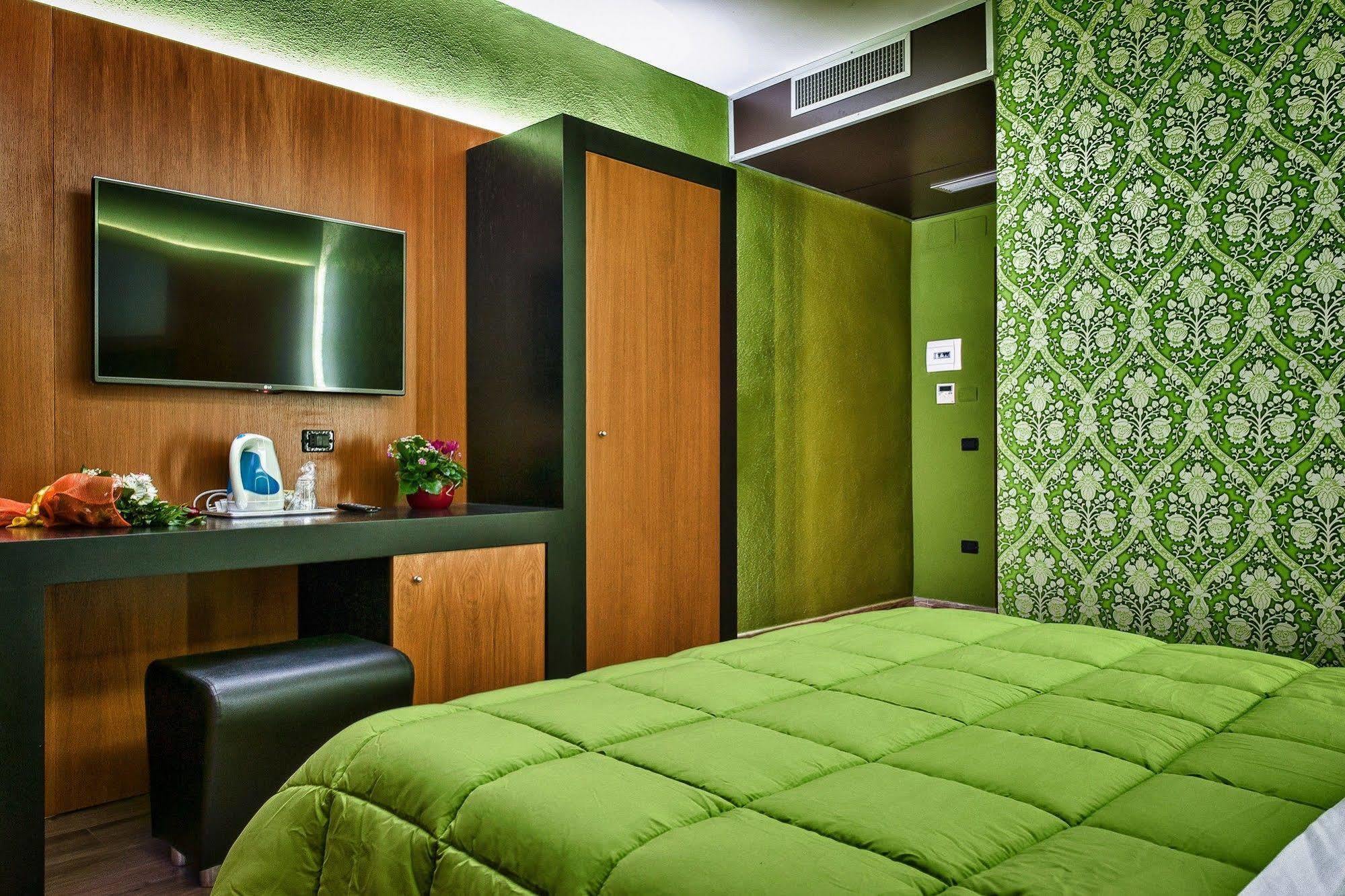 Angioino & Hotel 3*
