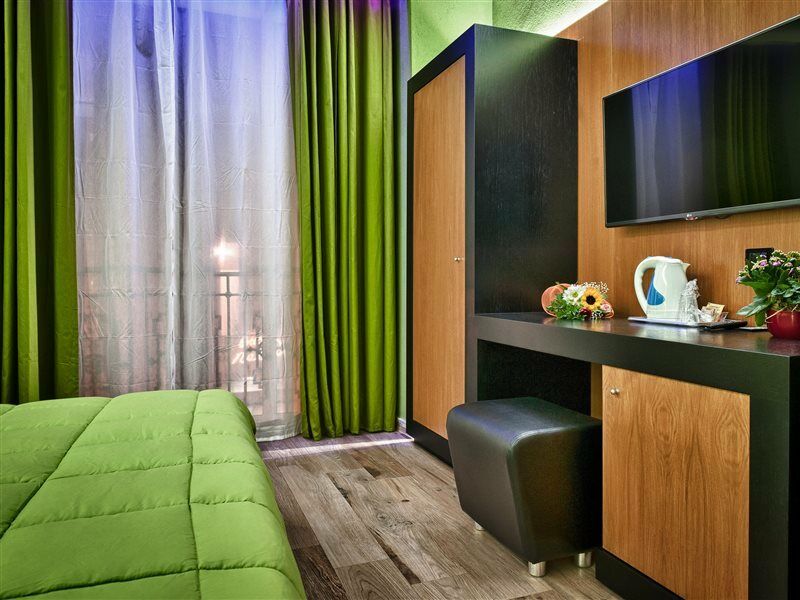 Hotel Angioino & 3*